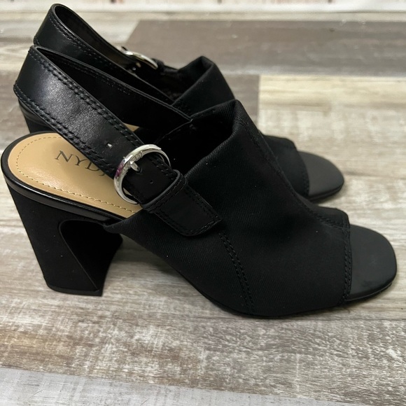NYDJ® Lyssa Heeled Sandals 8.5M - Picture 3 of 8